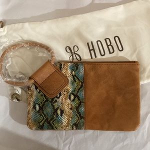 NWT Hobo “Sable” Wristlet in Garden Snake